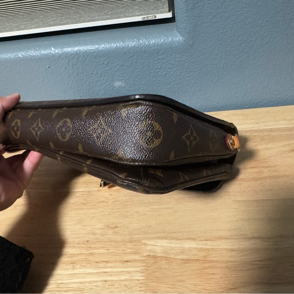 Louis Vuitton Metis Monogram - Picture 8 of 14